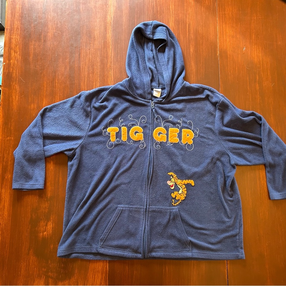 Vintage Y2K Navy Disney Embroidered Tigger Fleece Sweatshirt